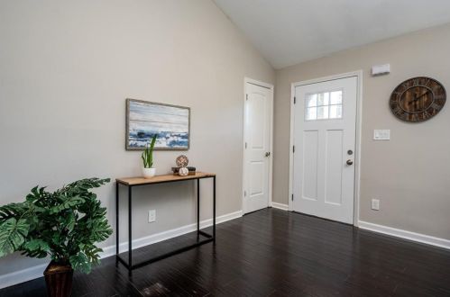 1976 Dering Cir, Atlanta GA  30345-1612 exterior