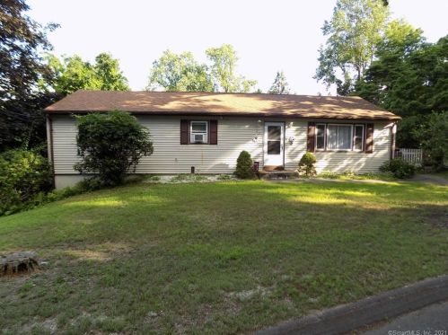 435 Matthew St, Waterbury, CT 06712-1419