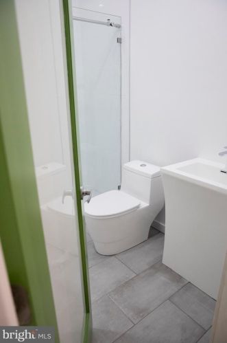 5027 Baltimore Ave, Philadelphia PA  19143-1673 exterior