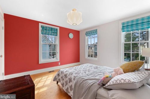 31 Maple St, Princeton NJ  08542-3850 exterior