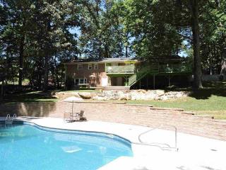500 White Oak Dr, Roxboro, NC 27573-2817