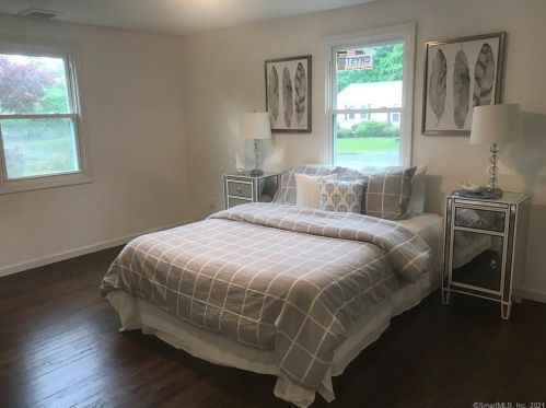 17 Spencer Dr, Middletown CT  06457-3537 exterior