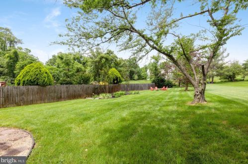 8136 Tamar Dr, Columbia, MD 21045-2885