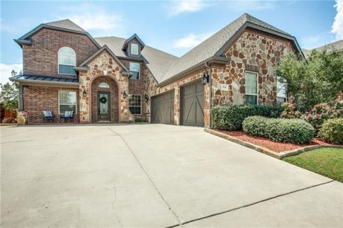 5736 Chateau Dr, Garland TX  75048-2255 exterior