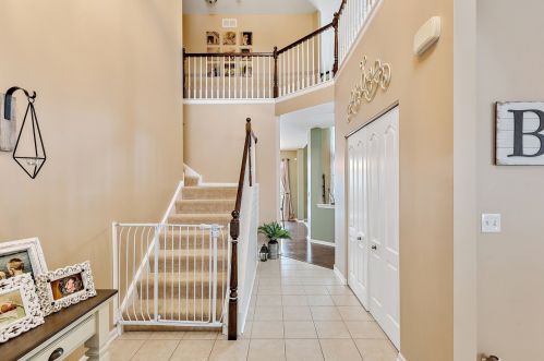 2046 Foxridge Dr, Island Lake, IL 60042-8843