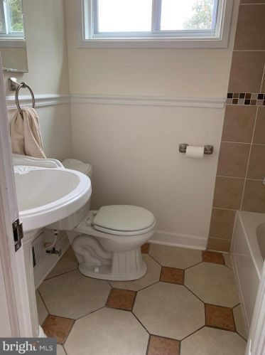 10607 Cavalier Dr, Silver Spring MD 20901-1628 exterior