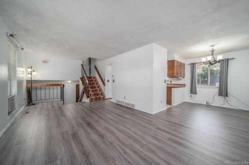 1549 Evanston St, Aurora CO 80012-5714 exterior