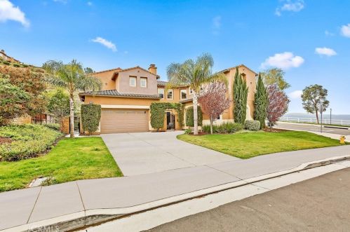 16849 Ridge Cliff Dr, Riverside CA  92503-0251 exterior
