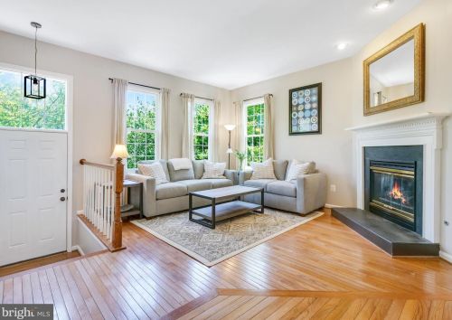 12001 Edgemere Cir, Herndon VA  20190-3256 exterior