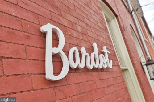 113 Walnut St, Lancaster PA  17602-2451 exterior