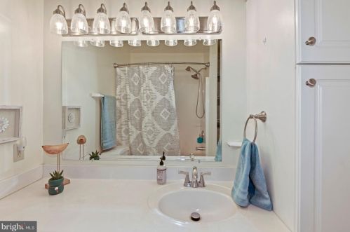 5070 Lerch Dr, Shady Side MD 20764-9650 exterior