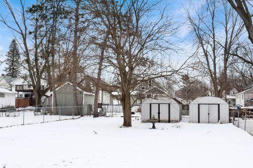 706 Carlson St, Sycamore, IL 60178-2404