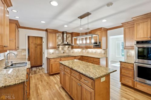 390 Forest Valley Ct, Atlanta GA  30342-2353 exterior