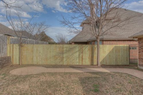 5424 Shasta Ridge Ct, Fort Worth TX  76123-2827 exterior