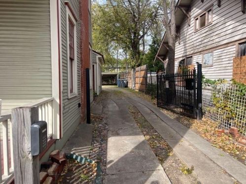 4615 Gaston Ave, Dallas TX  75246-1011 exterior