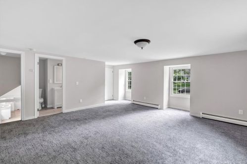 8 Captains Watch, Huntington CT  06484-5914 exterior