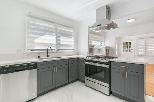 244 Kenwood St, Glendale CA  91206-4209 exterior