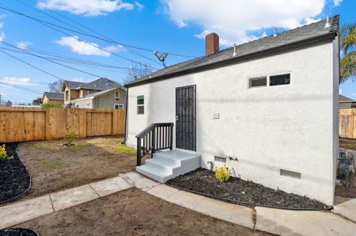 536 Locust St, Lodi, CA 95240-1956