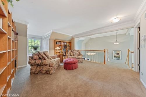 6755 Fieldstone Dr, Willowbrook IL  60527-5294 exterior