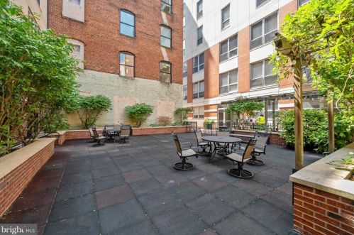 113 Bread St, Philadelphia PA 19106-4610 exterior