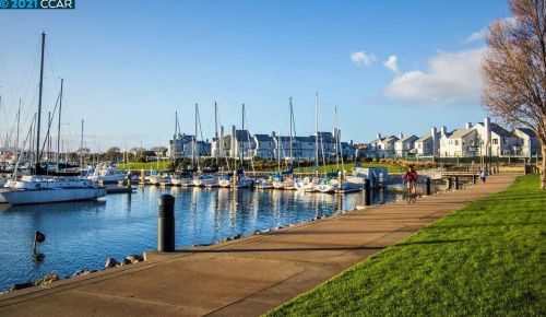 320 Commodore Dr, Richmond, CA 94804-4537