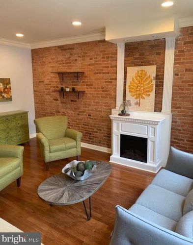2018 Carpenter St, Philadelphia PA  19146-2617 exterior