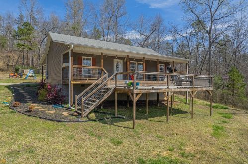 306 Cole Lake Dr, Toccoa, GA 30577-7120