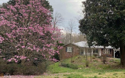 6845 Heathfield Dr, Atlanta GA  30328-2035 exterior