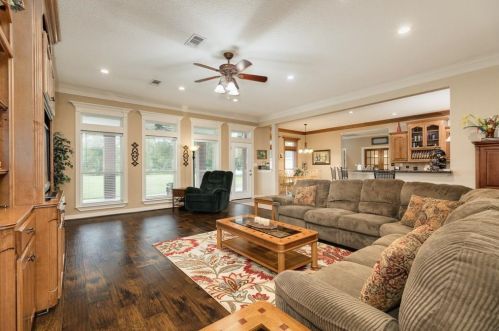 359 Westwood Rd, Angleton TX 77515-7468 exterior