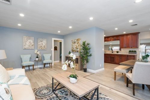 12614 La Reina Ave, Downey, CA 90242-4241