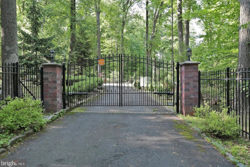 1063 Stuart Rd, Princeton, NJ 08540-1214