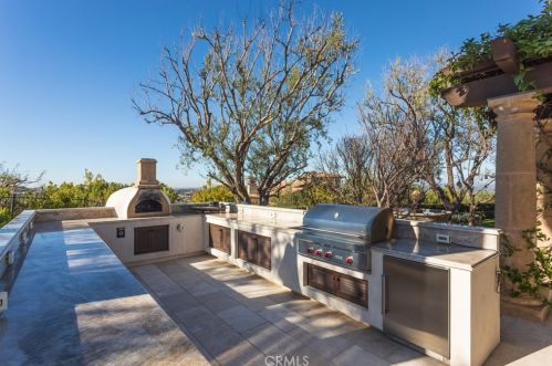 76 Golden Eagle, Irvine CA  92603-0309 exterior