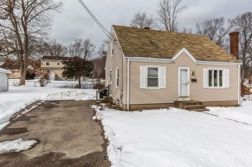 123 Macarthur Blvd, Coventry, RI 02816-7353