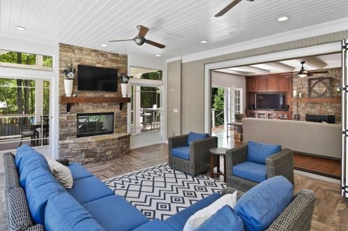 72 Brookhaven Dr, Atlanta GA  30319-1143 exterior