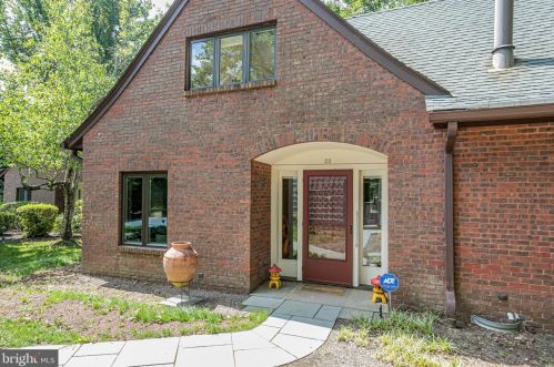 22 Constitution Hl, Princeton NJ  08540-6748 exterior