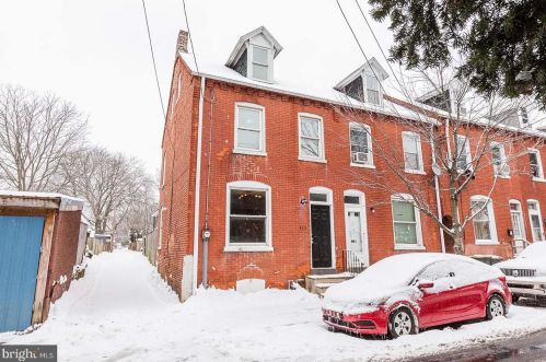 535 Strawberry St, Lancaster PA  17602-4466 exterior