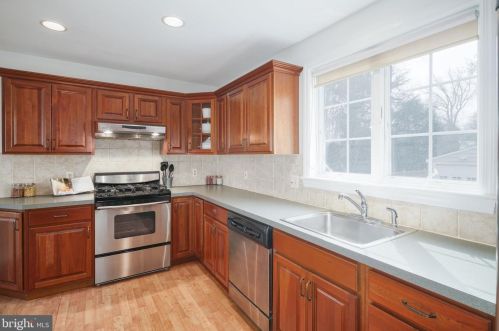 762 Mount Vernon Ave, Tavistock NJ  08033-2817 exterior