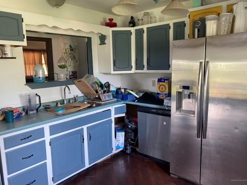 13 Old County Rd, Fairfield, ME 04937-3411