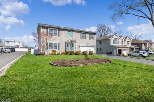 16 Summit Ave, Cedar Knolls, NJ 07927-1540