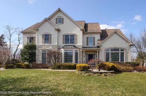 8 Lily Ct, Holmdel Village, NJ 07733-1473