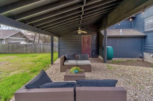 4905 Duval St, Austin TX 78751-2536 exterior