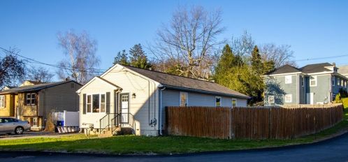 33 Jeffres St, Providence, RI 02904-4322