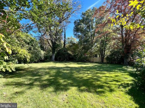 235 Kent St, Falls Church, VA 22046-3004