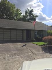 1744 Winchester St, Salem, OR 97304-1824