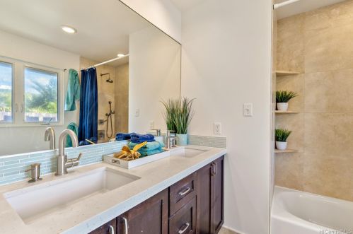 7247 Alakoko St, Honolulu HI  96825-2712 exterior