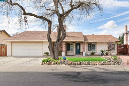 9013 Meadowdale Way, Elk Grove, CA 95624-2718