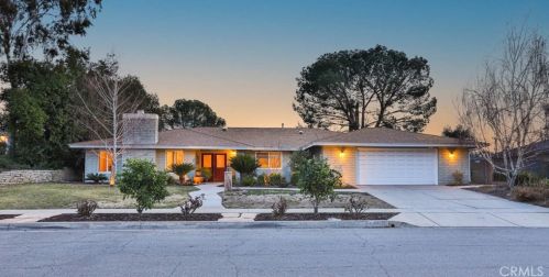 652 Mariposa Dr, Redlands, CA 92373-7354