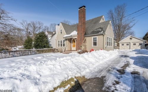 26 Maple Ave, Annandale, NJ 08801-3084