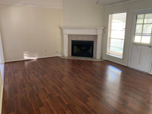 425 Meinecke St, Bellvue TX  77418-1723 exterior