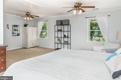 1217 Pine Ave, Shady Side MD 20764-9575 exterior